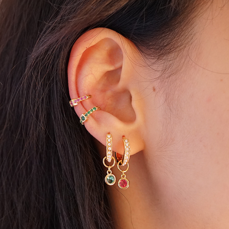 Earrings round crystal green